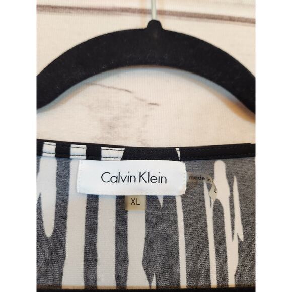 Calvin Klein Women's Black & White Abstract Print Sleeveless Cowl Neck Top Sz XL - Picture 3 of 6